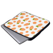 Muster aus kleinen Karotten und Scheiben Laptopschutzhülle (Vorne Knopf)