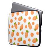 Muster aus kleinen Karotten und Scheiben Laptopschutzhülle (Vorderseite Links)
