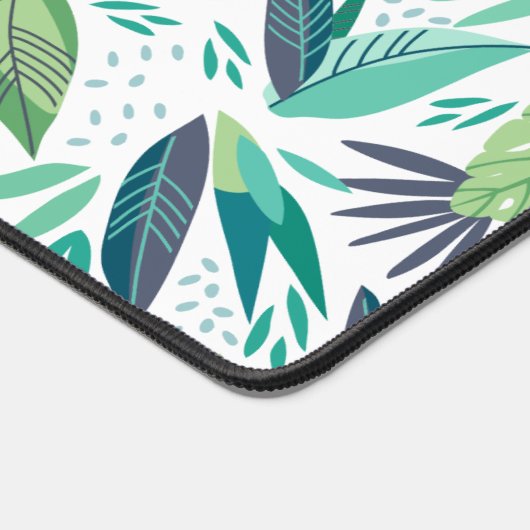 Muster botanisches Grün/Weiße Blätter Schreibtischunterlage (Ecke)