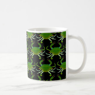 Muster der blauen Krabbe im Schwarzen Kaffeetasse