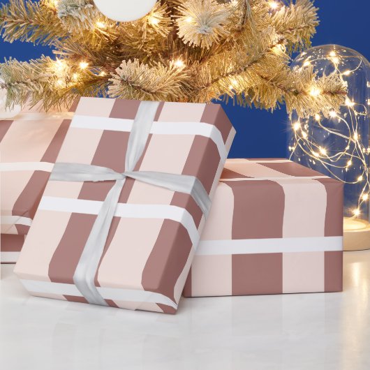 Muster der braunen rosa Streifen Geschenkpapier (Feiertage)