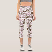 Muster der Donuts, rosa Donuts, braune Donuts Capri Leggings (Vorderseite)