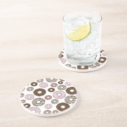 Muster der Donuts, rosa Donuts, braune Donuts Getränkeuntersetzer (Seite)
