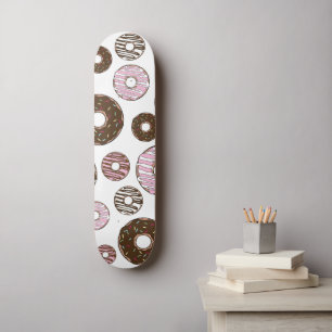 Muster der Donuts, rosa Donuts, braune Donuts Skateboard