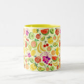 Muster der Fruchtdoodle Zweifarbige Tasse (Mittel)