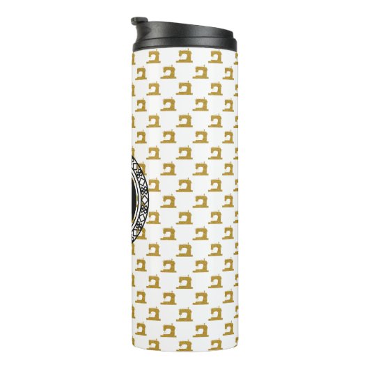 Muster der Goldnähmaschine mit Monogramm ・ Handwer Thermosbecher (Nach rechts gedreht)