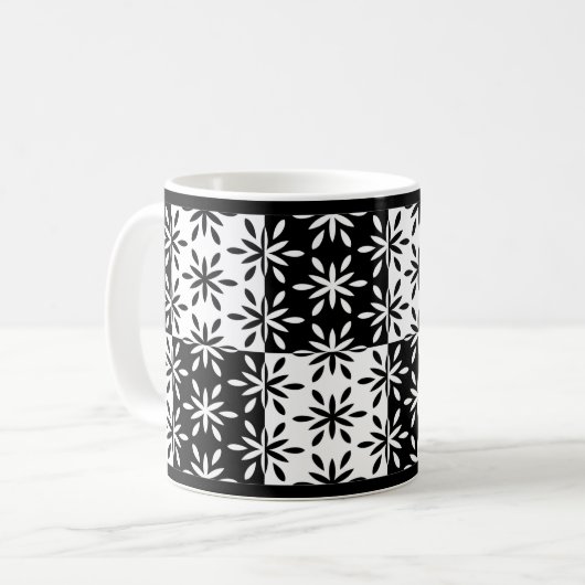 Muster der grafischen Blume Schwarz/Weiß Kaffeetasse (Vorderseite Links)