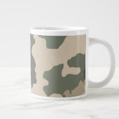 Muster der grünen Camouflage Jumbo-Tasse (Rechts)