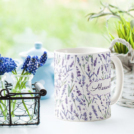 Muster der Lavendel-Blume mit Monogramm Kaffeetasse
