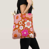 Muster der Retro-Blume in orangefarbenem Pfirsichf Tasche (Von Nahem)