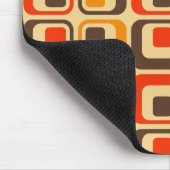 Muster der Retro-Quadrate - rot, braun und orange Mousepad (Ecke)