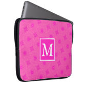 Muster der rosafarbenen Monogramm-Kreise Laptopschutzhülle (Vorne Rechts)