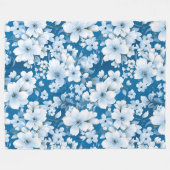 Muster der weißen Blume, blauer Hintergrund, Fleecedecke (Vorderseite (Horizontal))