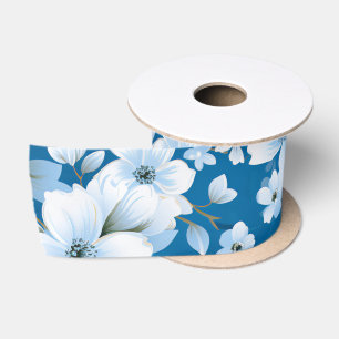 Muster der weißen Blume, blauer Hintergrund, Satinband
