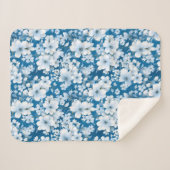 Muster der weißen Blume, blauer Hintergrund, Sherpadecke (Vorderseite (Horizontal))