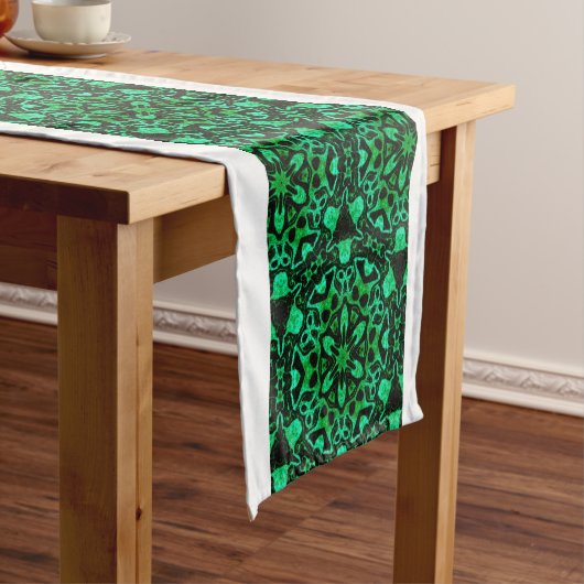 Muster des geometrischen grünen Glitzer Kurzer Tischläufer (Beispiel)