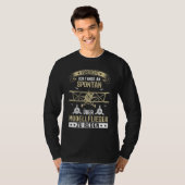 Muster-Flugzeugmodell Muster-Gebäude T-Shirt (Vorne ganz)