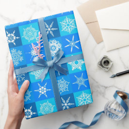 Muster für blaue Schneeflocken Geschenkpapier