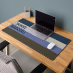Muster für blaue und braune Streifen Schreibtischunterlage<br><div class="desc">Erweitern Sie Ihren Arbeitsbereich mit dem Design-Desktop für blaue und braune Streifen. Mit einem stilvollen und modernen gestreiften Design fügt diese Matte eine raffinierte Touch hinzu und bietet eine glatte Oberfläche für Tastatur und Maus. Ideal für Zuhause-Büros, Gaming-Setups oder kreative Arbeitsräume, ist es eine großartige Wahl für diejenigen, die elegantes...</div>