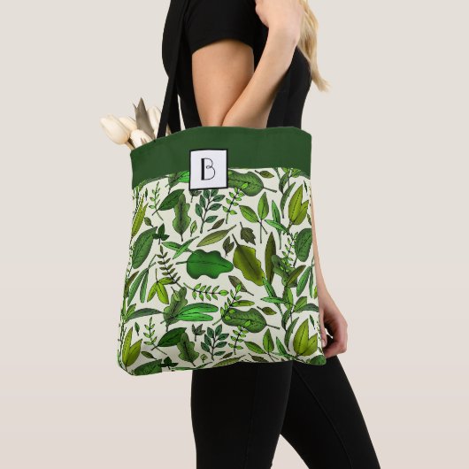 Muster für botanisch-grüne Blätter in Monogramm Tasche (Von Nahem)