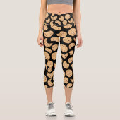 Muster für Chocolate Chip Cookies Capri Leggings (Vorderseite)
