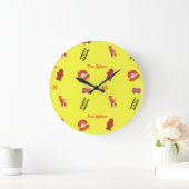 Muster für den Feuerwehreinsatz auf gelb Große Wanduhr (Zuhause)