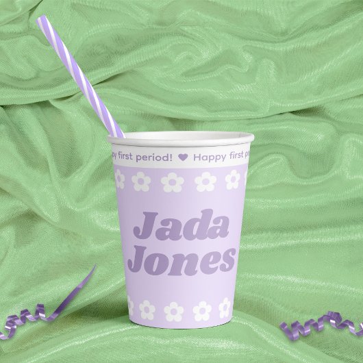 Muster für die Blume des Lila Cartoon in der erste Pappbecher