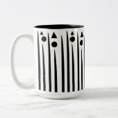 Muster für die Streifen des schwarzen und weißen K Zweifarbige Tasse (Links)