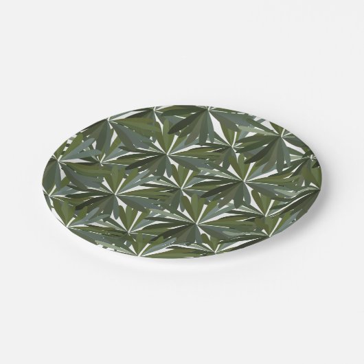 Muster für grüne Blätter Pappteller (Schrägansicht)