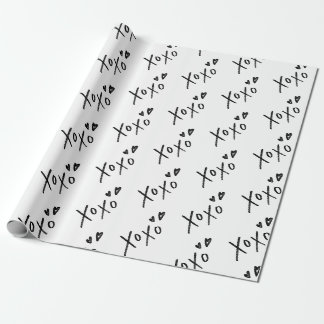 Muster für handgezeichnete Buchstaben "XOXO" Geschenkpapier