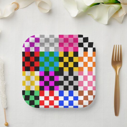 Muster für mehrfarbige Patchwork-Karo Pappteller