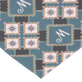 Muster für moderne Chic Geometric Floral Monogram Kurzer Tischläufer (Ecke)