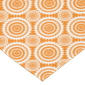 Muster für orange und weiße geometrische Kreise Tischdecke (Schrägansicht)