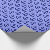 Muster für Periwinkle und Navy Blue Anchors Geschenkpapier (Ecke)