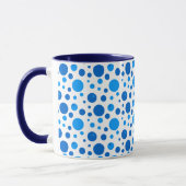 Muster für Retro-Polka-Dot und Kreise in der Blues Tasse (Links)