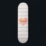 Muster für rosa Herzen Skateboard<br><div class="desc">Niedliches rosa und kohlegraues Herz und Schnörkel Muster gürtelskateboard. Ein tolles Geschenk für Ihre Tochter oder Enkelin.</div>