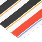 Muster für rote Schwarz-weiße Streifen Tischdecke (Schrägansicht)