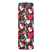 Muster für rote, schwarze und weiße Herzen und Blu Thermosbecher (Rückseite)