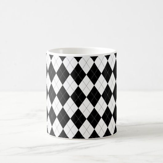 Muster für Schwarzweiß-Raute Preppy Geometric Kaffeetasse (Mittel)