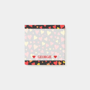 Muster für schwebende rote, orange und gelbe Herz Post-it Klebezettel