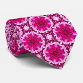 Muster geometrischer Blume in Burgund & Magenta Krawatte (Gerollt)