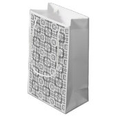 Muster-Geschenktasche für schwarze und weiße geome Kleine Geschenktüte (Rückseite Schrägansicht)