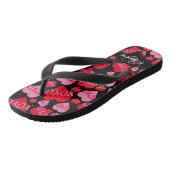 Muster Herz XOXO Liebe Rosa Schwarzes Monogramm Badesandalen (Schrägansicht)