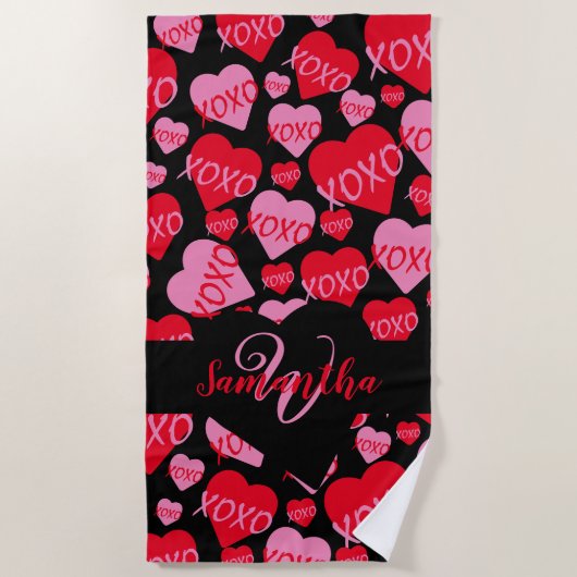 Muster Herz XOXO Liebe Rosa Schwarzes Monogramm Strandtuch (Vorderseite)