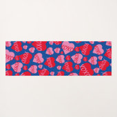 Muster Herz XOXO Liebe Rot Rosa Blau Monogramm Yogamatte (Rückseite (Horizontal))