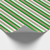 Muster in grün, weiß, rot - Weihnachtslinien Geschenkpapier (Ecke)