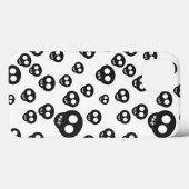Muster mit den schwarzen Schädeln auf Weiß Case-Mate iPhone Hülle (Rückseite (Horizontal))