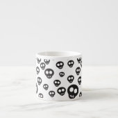 Muster mit den schwarzen Schädeln auf Weiß Espressotasse (Vorderseite)