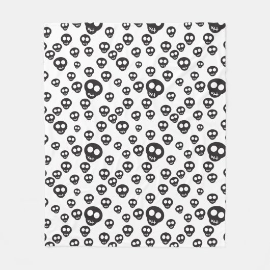 Muster mit den schwarzen Schädeln auf Weiß Fleecedecke (Vorderseite)