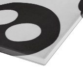 Muster mit den schwarzen Schädeln auf Weiß Schneidebrett (Ecke)